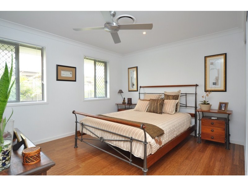 20 Tradewinds Avenue, Paradise Point QLD 4216