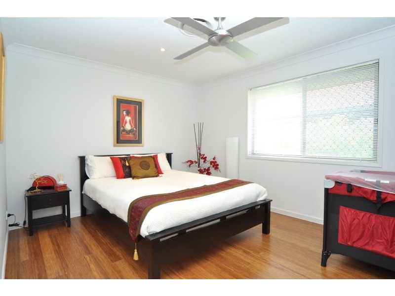 20 Tradewinds Avenue, Paradise Point QLD 4216