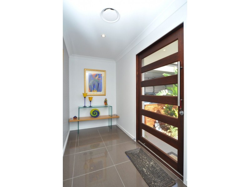 20 Tradewinds Avenue, Paradise Point QLD 4216