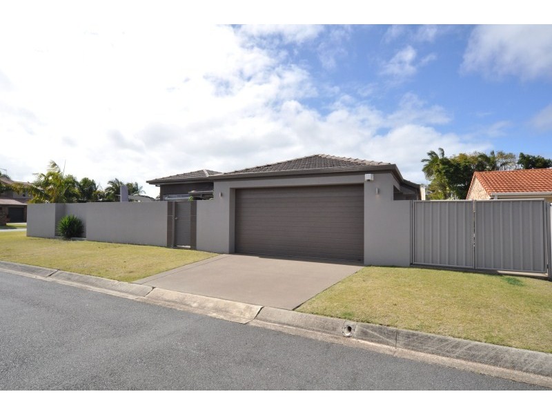 20 Tradewinds Avenue, Paradise Point QLD 4216