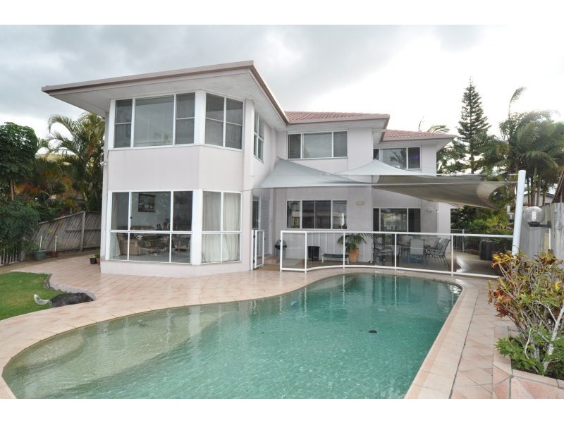 51 Tradewinds Avenue, Paradise Point QLD 4216