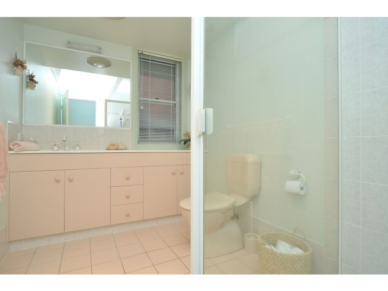 51 Tradewinds Avenue, Paradise Point QLD 4216