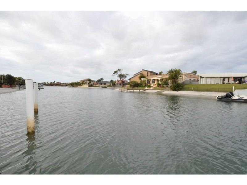 51 Tradewinds Avenue, Paradise Point QLD 4216