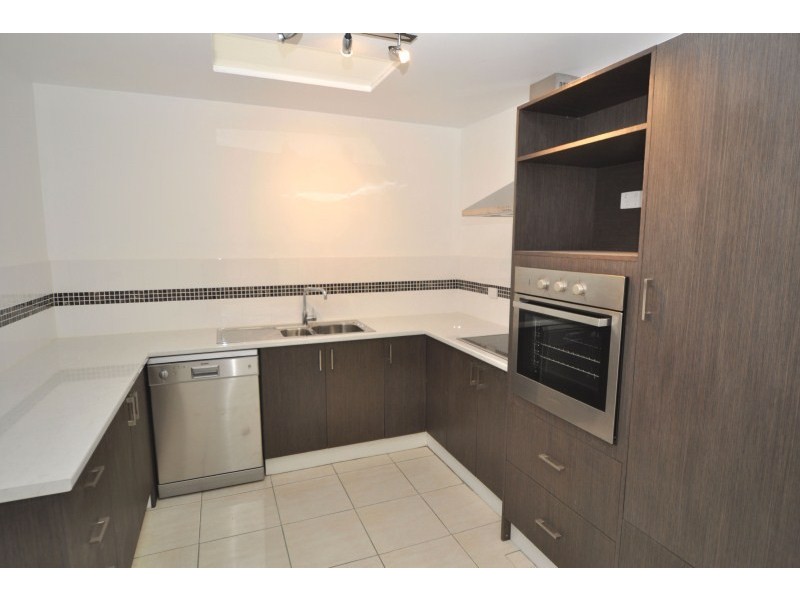 2/40 Broad Street, Labrador QLD 4215