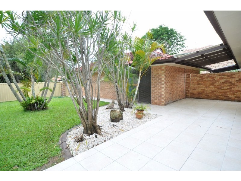 2/40 Broad Street, Labrador QLD 4215