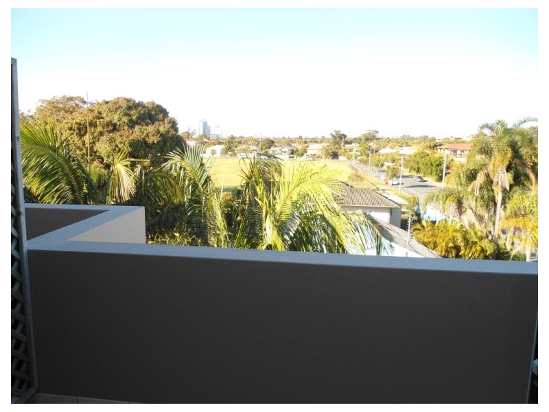 14/18 Parker Street, Labrador QLD 4215