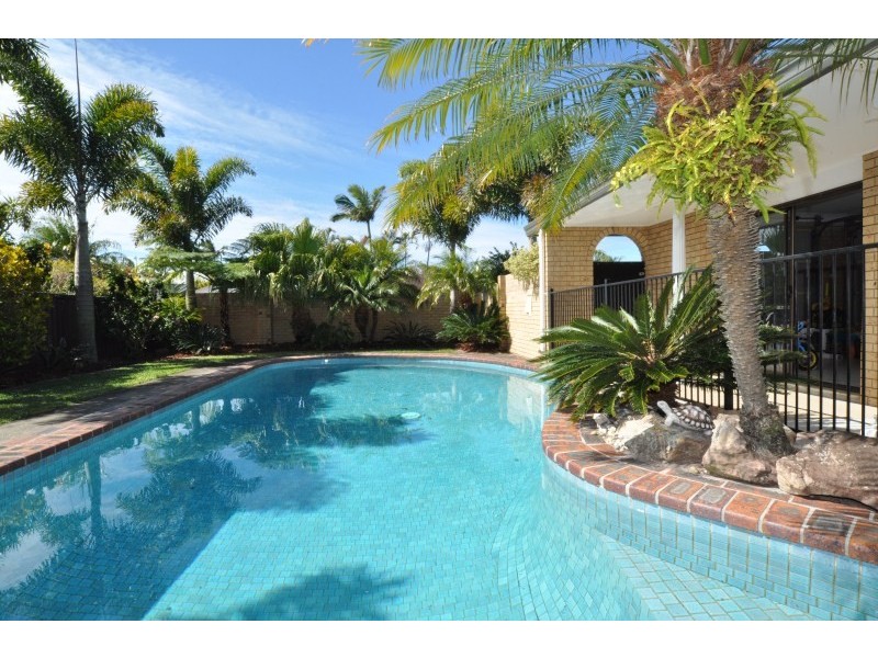 12 Hyacinth Avenue, Hollywell QLD 4216