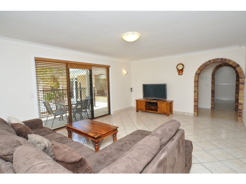 12 Hyacinth Avenue, Hollywell QLD 4216