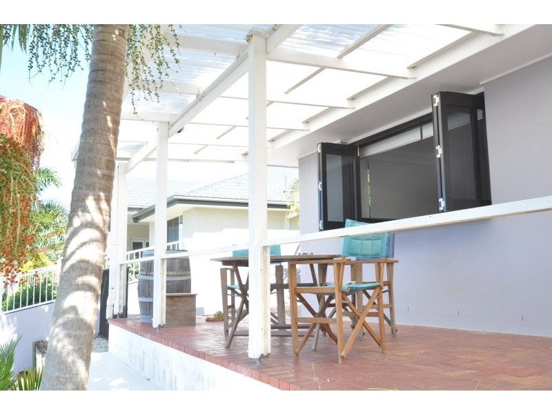 446 Oxley Drive, Runaway Bay QLD 4216