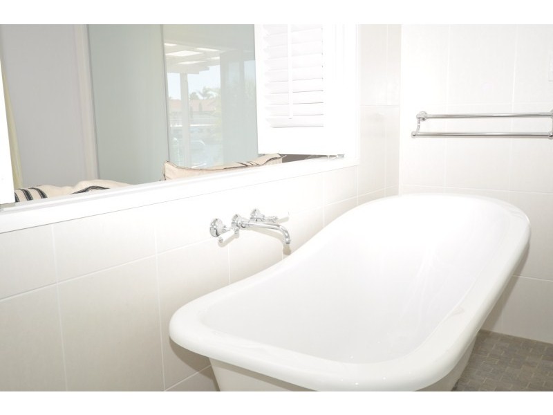 446 Oxley Drive, Runaway Bay QLD 4216