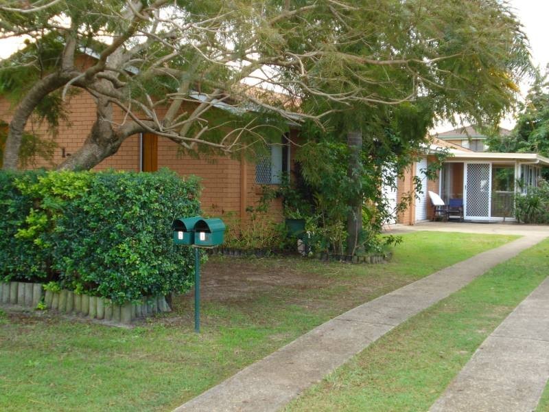 2/13 Drake Avenue, Paradise Point QLD 4216