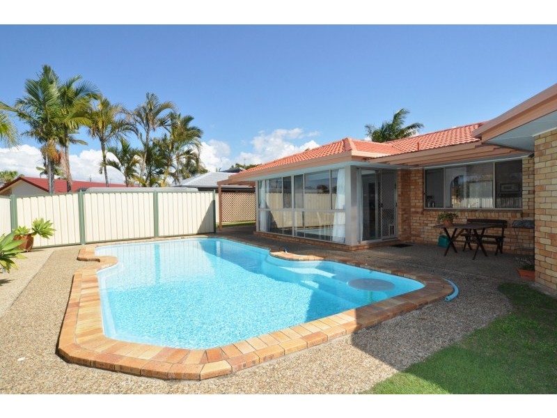 12 Waranga Way, Coombabah QLD 4216