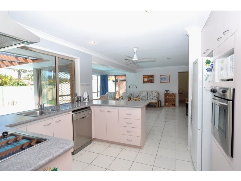 12 Waranga Way, Coombabah QLD 4216