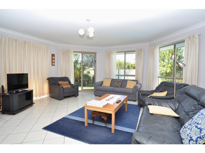 12 Waranga Way, Coombabah QLD 4216