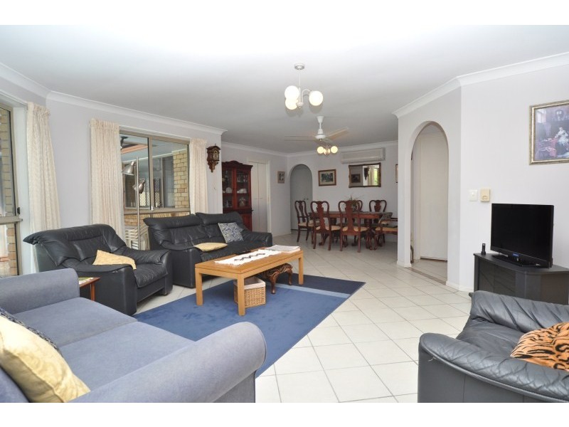 12 Waranga Way, Coombabah QLD 4216