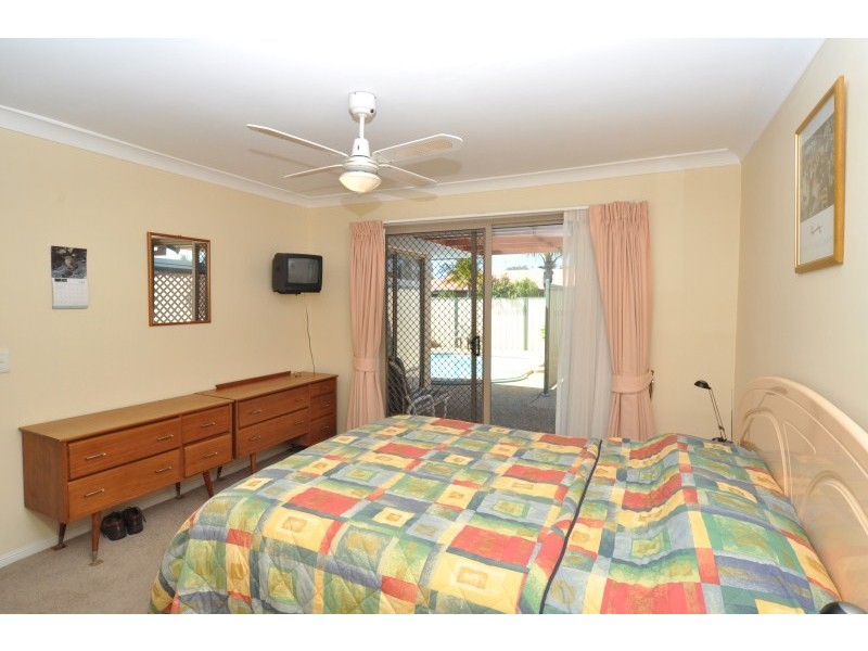 12 Waranga Way, Coombabah QLD 4216