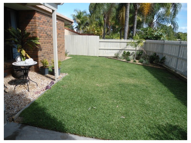 1/196 Whiting Street, Labrador QLD 4215