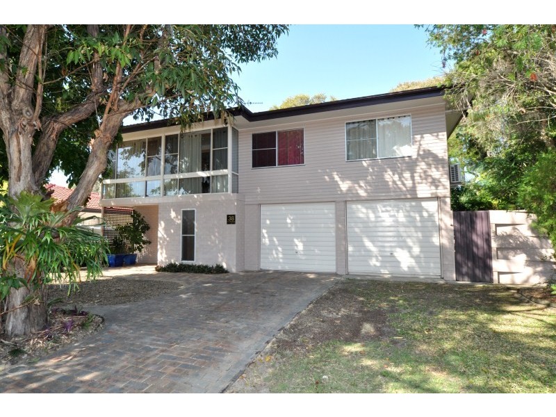 38 Bruce Avenue, Paradise Point QLD 4216