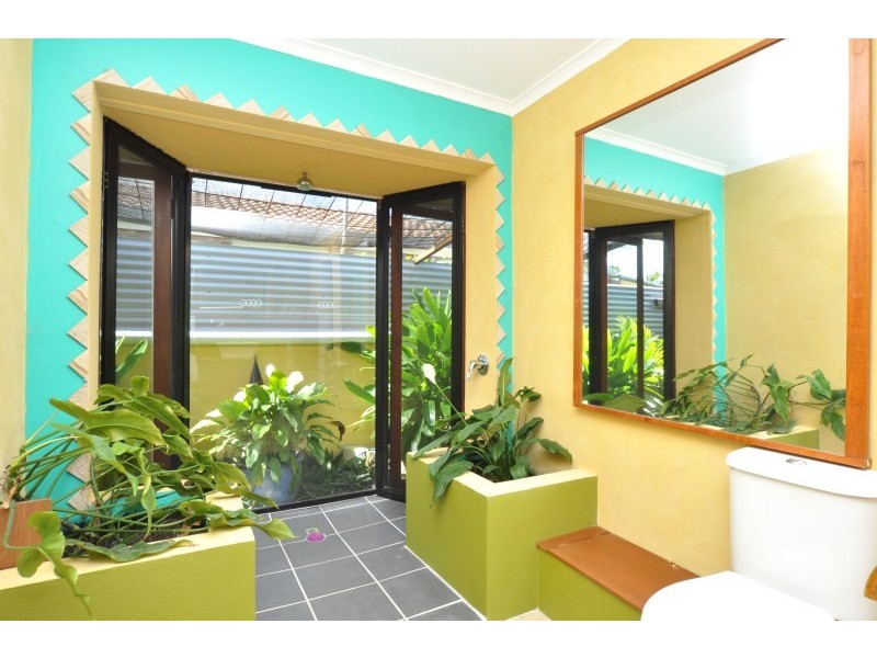 2/17 Muscovey Avenue, Paradise Point QLD 4216