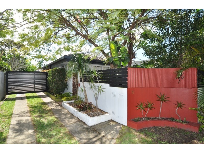 2/17 Muscovey Avenue, Paradise Point QLD 4216