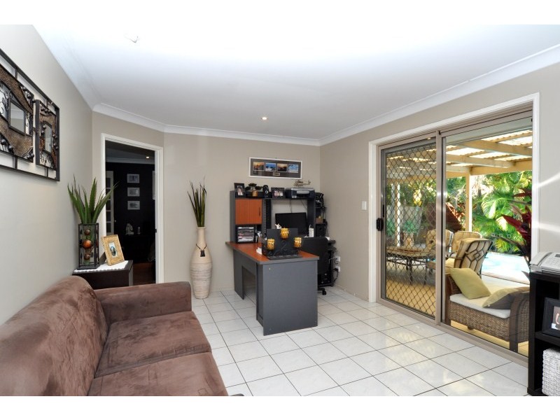 17 Spikes Court, Arundel QLD 4214