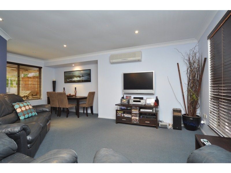 17 Spikes Court, Arundel QLD 4214