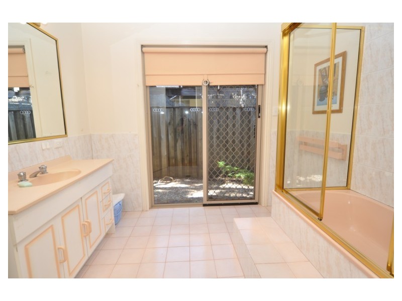 7 Sunbird Avenue, Paradise Point QLD 4216
