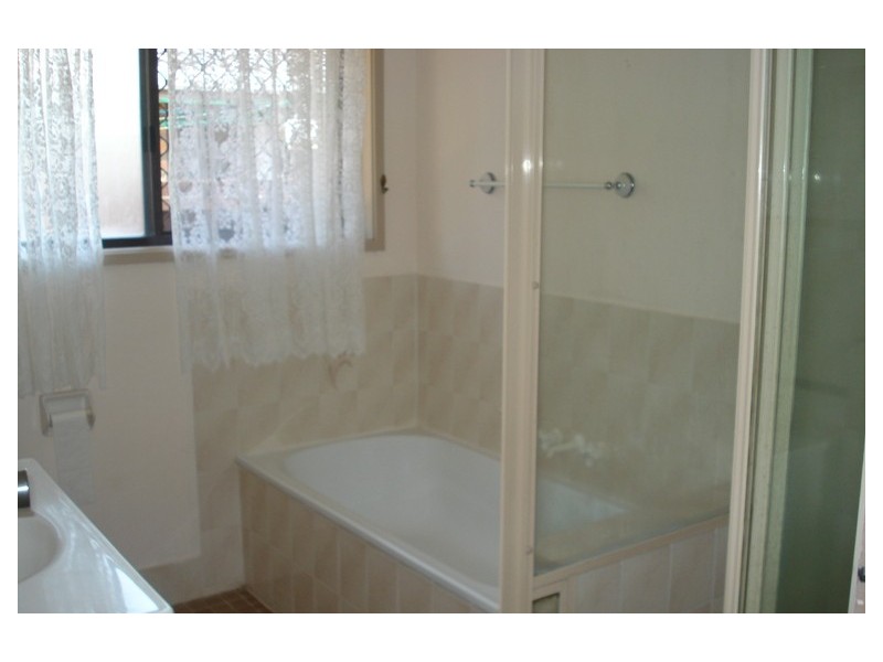 2/25 Nina Parade, Arundel QLD 4214