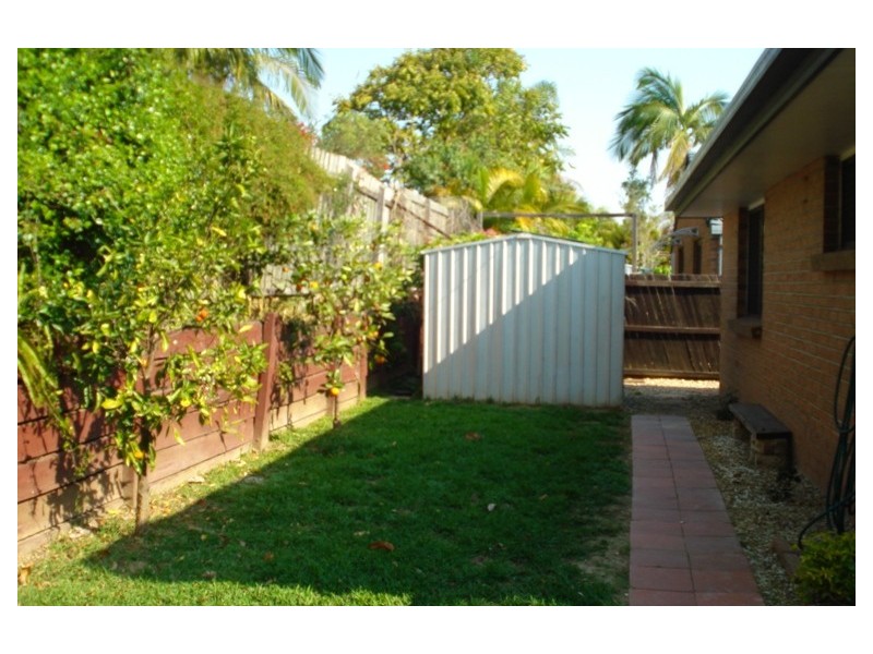 2/25 Nina Parade, Arundel QLD 4214