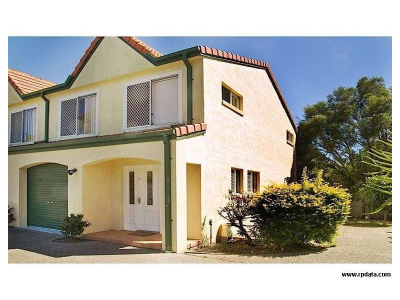 1/30 Government Road, Labrador QLD 4215