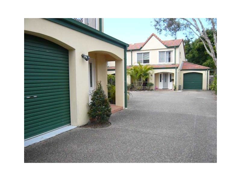 1/30 Government Road, Labrador QLD 4215