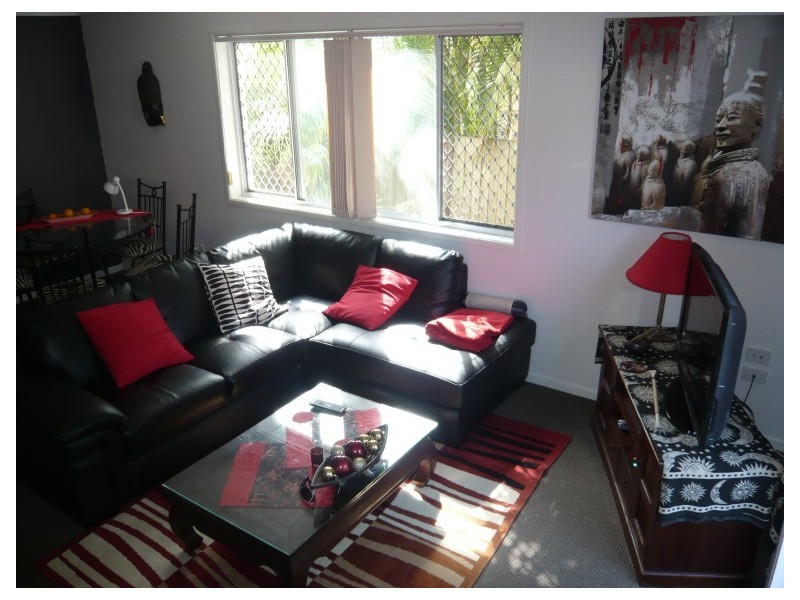 1/30 Government Road, Labrador QLD 4215