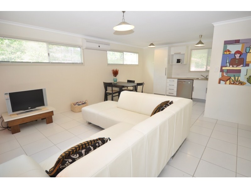 8 Coombe Avenue, Hope Island QLD 4212
