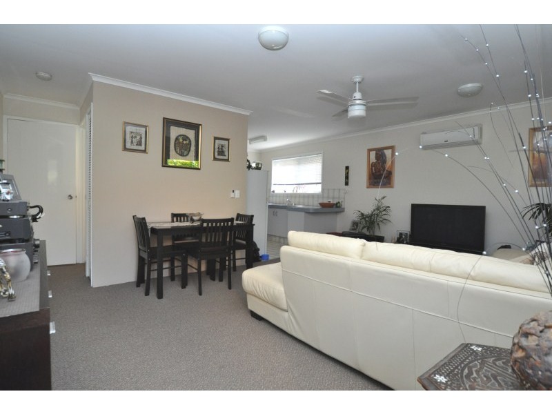 2/37 Milton Avenue, Paradise Point QLD 4216