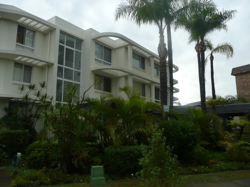 2/52 Back Street, Biggera Waters QLD 4216