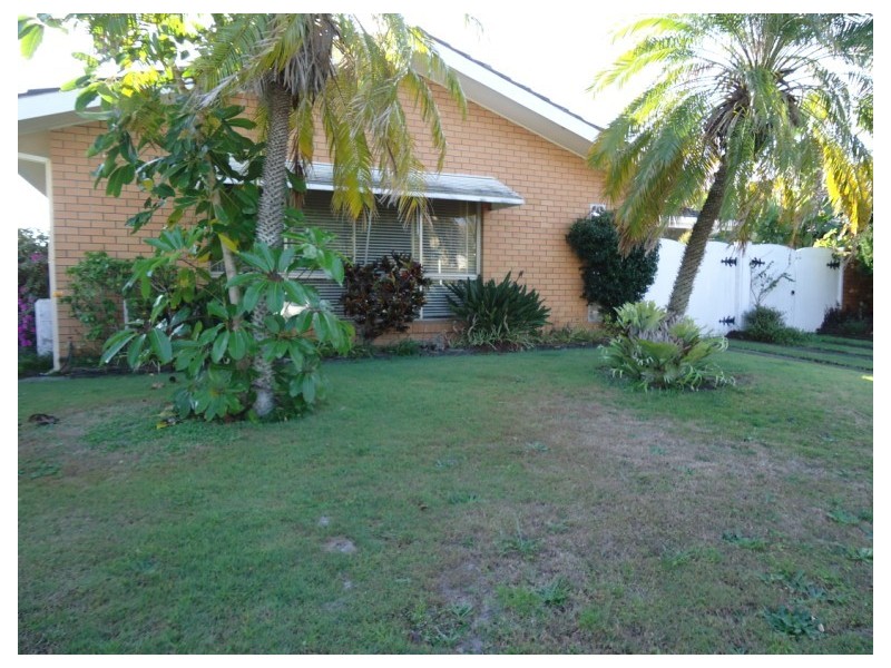 14 Dimitri Avenue, Biggera Waters QLD 4216