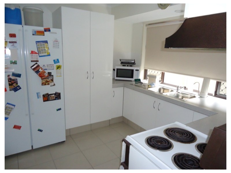 1/6 Woodgate Place, Paradise Point QLD 4216