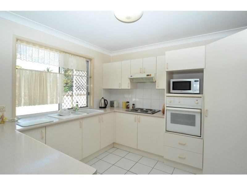 2/26 Donald Avenue, Paradise Point QLD 4216