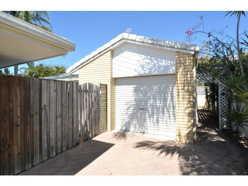 2/26 Donald Avenue, Paradise Point QLD 4216