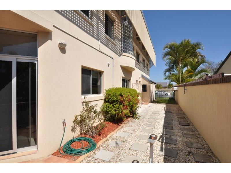 11 Seaspray Street, Paradise Point QLD 4216