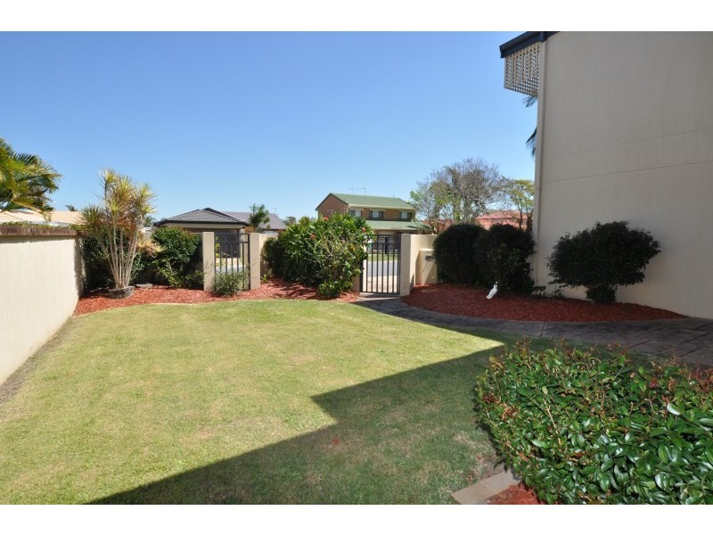 11 Seaspray Street, Paradise Point QLD 4216