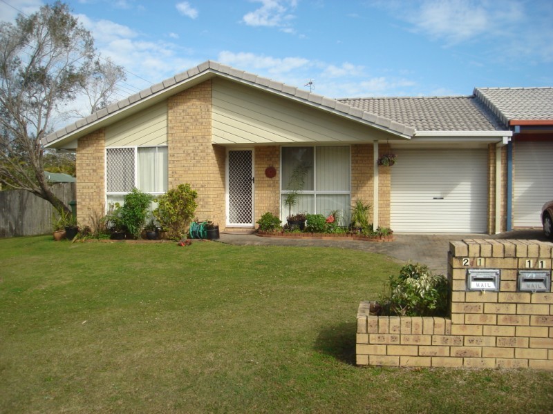 2/1 Hill Court, Labrador QLD 4215