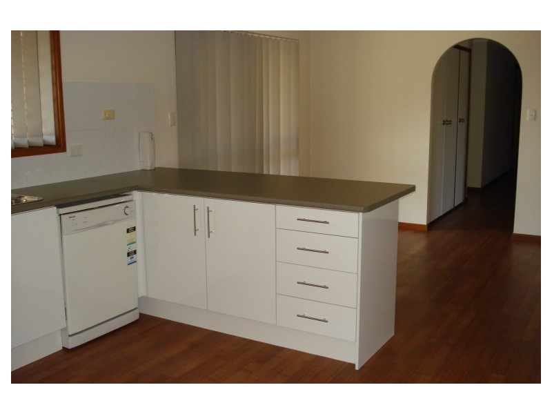 9 Blaxland Avenue, Paradise Point QLD 4216