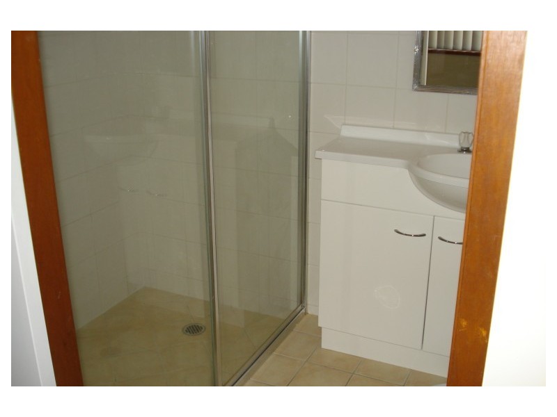 9 Blaxland Avenue, Paradise Point QLD 4216