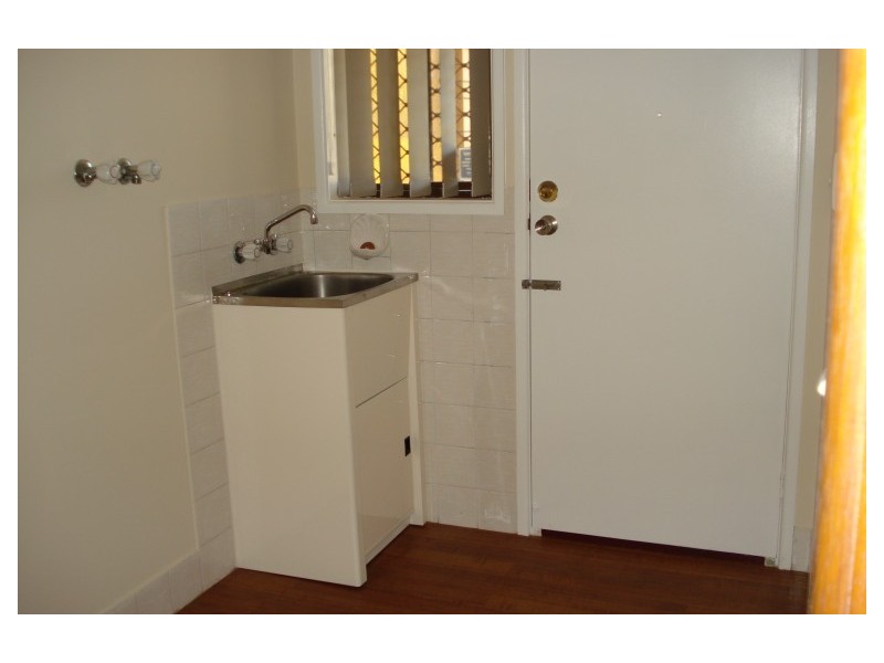 9 Blaxland Avenue, Paradise Point QLD 4216