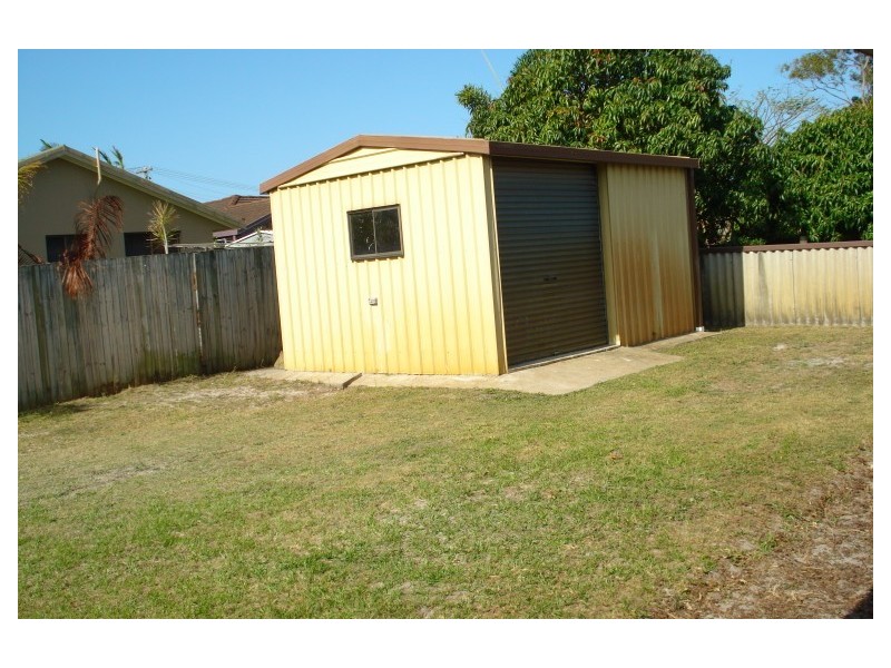 9 Blaxland Avenue, Paradise Point QLD 4216