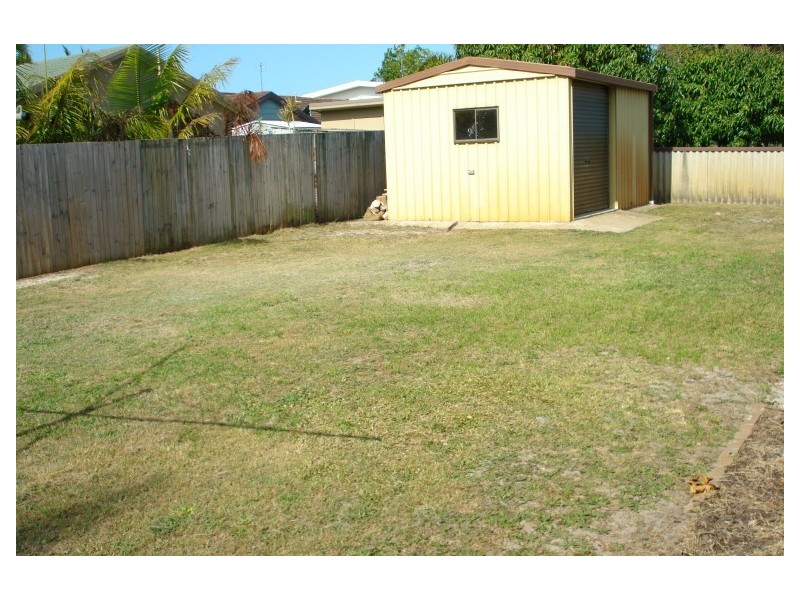 9 Blaxland Avenue, Paradise Point QLD 4216