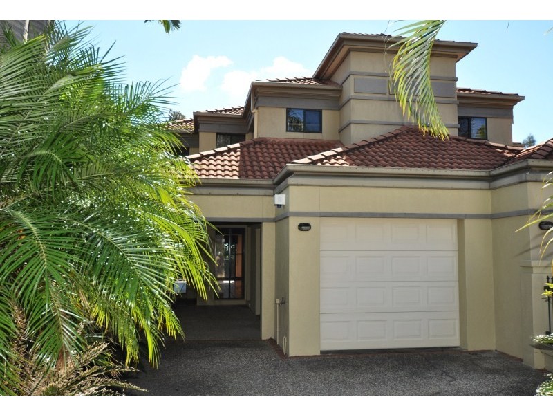 39 Ballybunyon Crescent, Hope Island QLD 4212