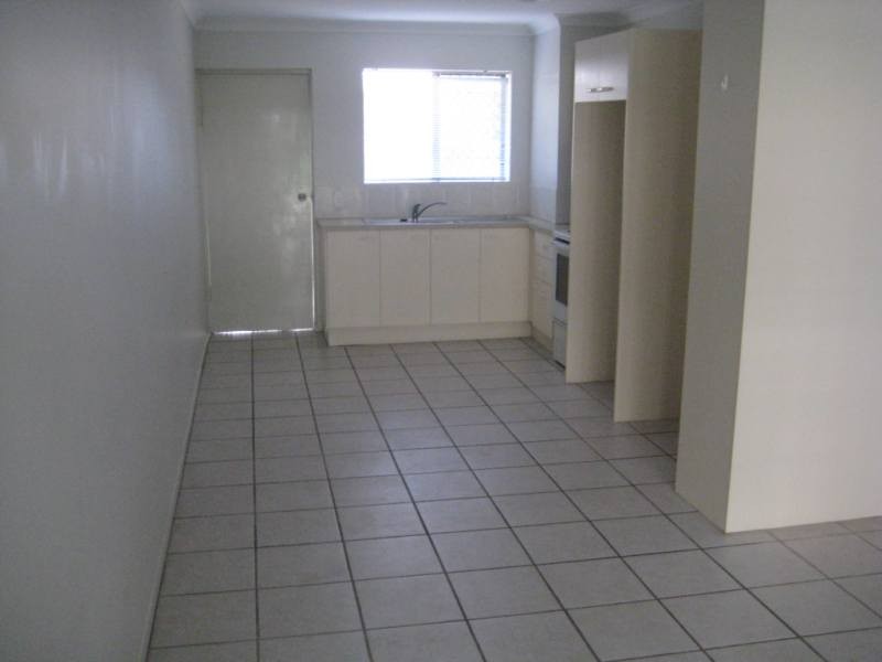 2/13 Baker Avenue, Labrador QLD 4215