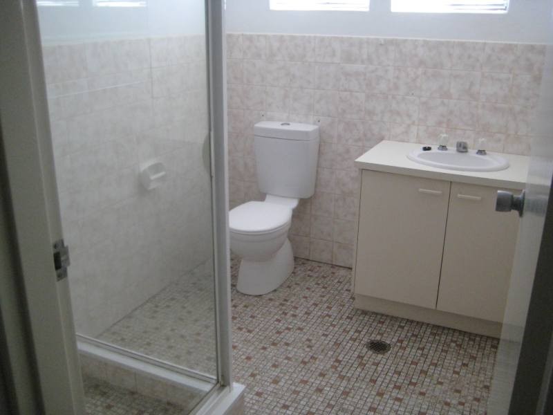 2/13 Baker Avenue, Labrador QLD 4215